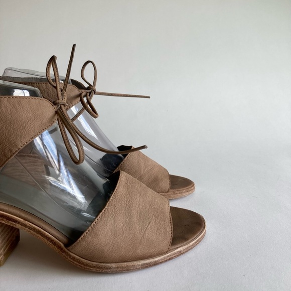 Eileen Fisher Cream Leather Heeled Slingbacks size 10 - Picture 6 of 16